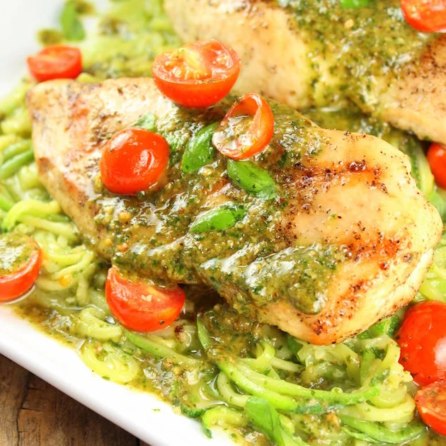 Read more about the article MOZZARELLA AND PESTO CHICKEN WITH ZOODLES