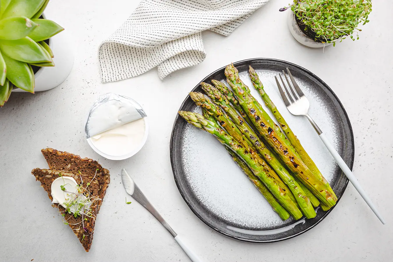 Read more about the article Grilled Asparagus