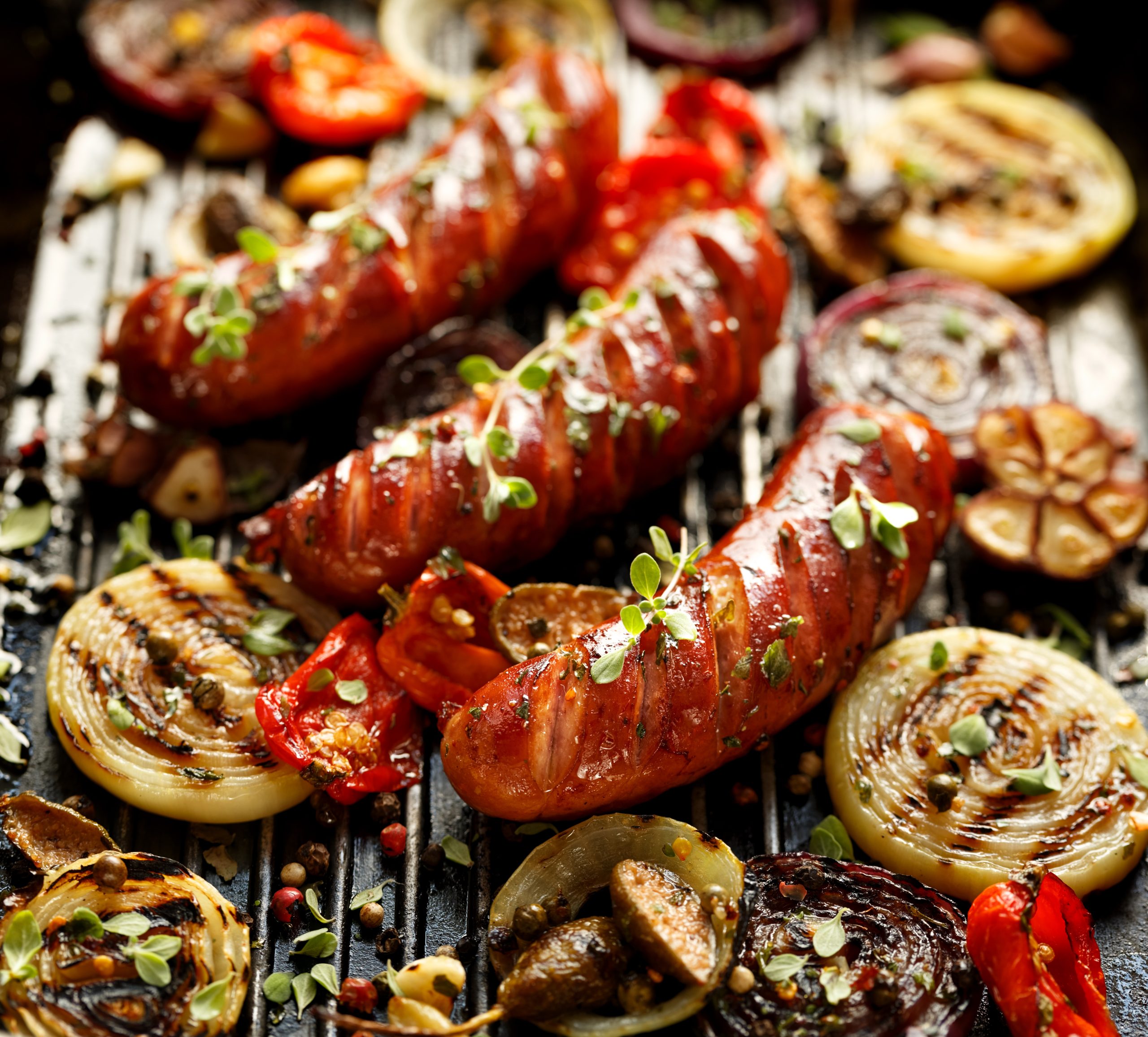 Read more about the article Grilled Sausages with Summer Vegetables