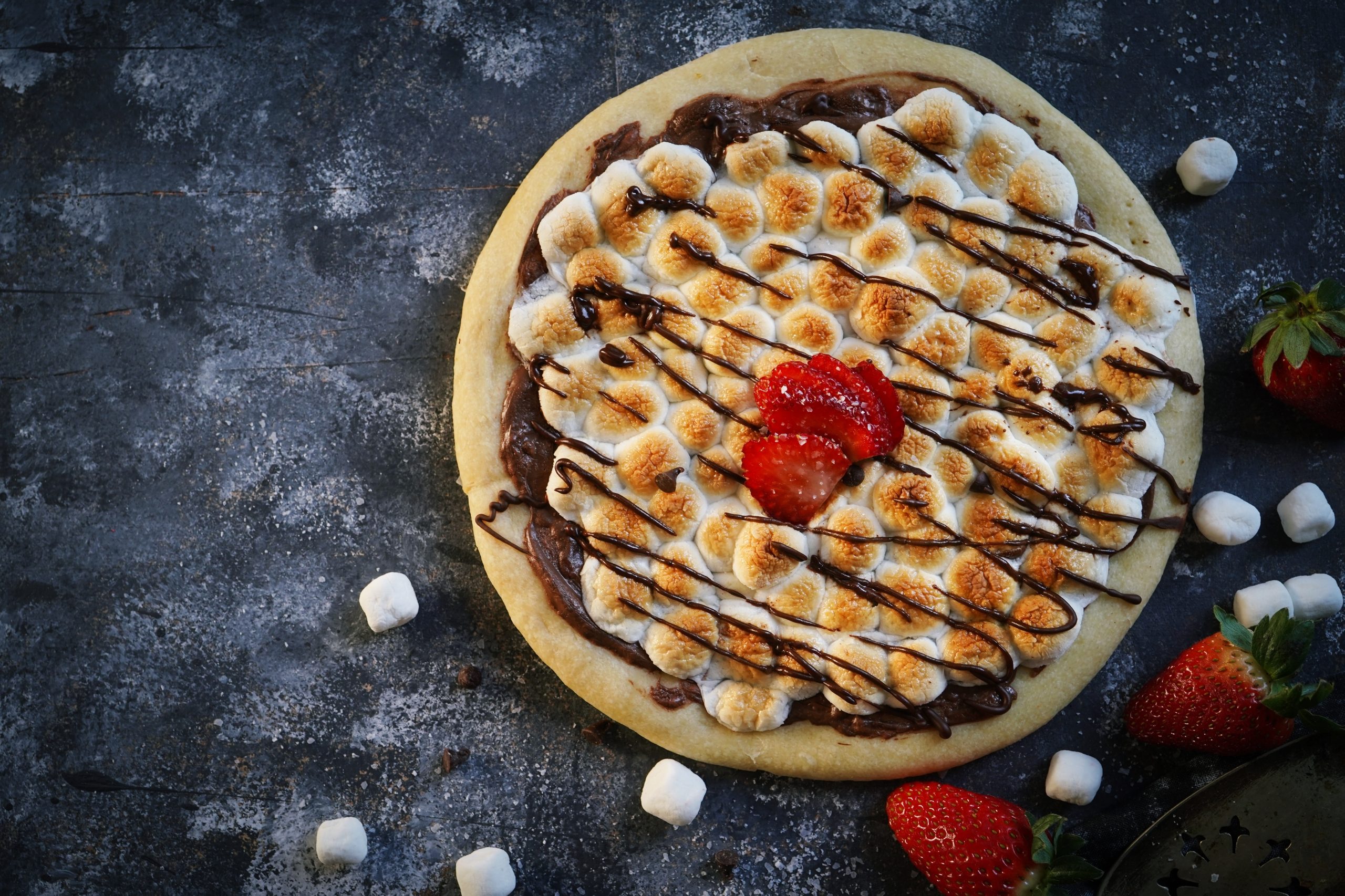 Read more about the article Grilled S’mores Pizza